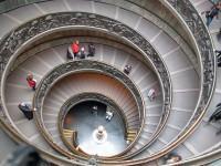 Ρώμη, Ιταλία - Σκάλα ναού στο Βατικανό σε σχήμα σπιράλ