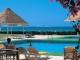 Τήνος: Εξωτερική πισίνα του ξενοδοχείου Tinos Beach και θέα
