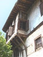 Nerantzopoulos Mansion: Protruding Third Floor 'Sachnisia' 