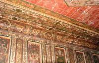 Αρχοντικό Νεραντζόπουλου: Διακόσμηση τοίχων και οροφής