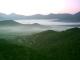 Ήπειρος: Πρωινή συγκλονιστική θέα των βουνών και της ομίχλης
