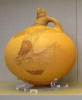946. Jug decorated with stylized birds. Grave VI.