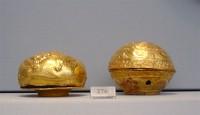 276. Sword pommels of gold. Tomb IV