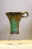 8567. Faïence cup with relief vegetal decoration on the interior of the handle. Grave A