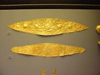 8644, 8645. Gold diadems with repoussé circles and rosettes. Grave Omicron
