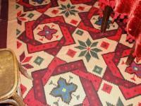 Delinaneio Folklore Museum: Brightly colored carpet with geometrical patterns