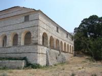 Μεταβυζαντινός Ναός του Αγίου Γεωργίου: Νοτιοδυτική γωνία του συντηρημένου κτηρίου