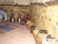 Αρχοντικό του Δόλγκηρα: Είδη νοικοκυριού και κιούπια στο κατώι