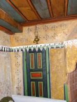 Αρχοντικό του Δόλγκηρα: Η πόρτα της κουζίνας δίπλα στο τζάκι