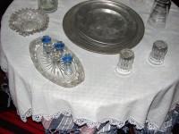 Αρχοντικό του Δόλγκηρα: Παραδοσιακά αντικείμενα νοικοκυριού στο τραπέζι της κουζίνας