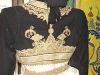 Αρχοντικό του Δόλγκηρα: Παραδοσιακή Σιατιστινή στολή