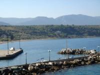 Aedipsos Spa: The small fishing port of Arkitsa, left to our ferry