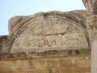 Αρχαιολογικός Χώρος Εφέσου: Η μικρή πύλη του Ναού του Αδριανού (138 μ.Χ.)