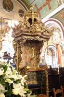 Η Ιερά Μονή της Παναγιάς της Τουρλιανής, στην Άνω Μερά: Ο Επισκοπικός Θρόνος, ίδιας τεχνοτροπίας με το Τέμπλο