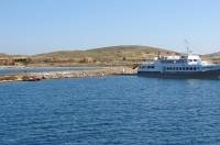 Approaching Delos: Sailing into the small port