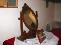 Kastoria Folklore Museum: Traditional mirror
