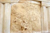 Το Ιερό της Αθηνάς Προναίας, η Θόλος: Γλυπτά από τις μεγάλες μετόπες της εξωτερικής ζωφόρου της Θόλου