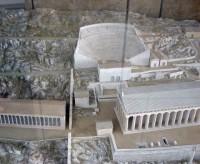 Μακέτα Αρχαιολογικού Χώρου Δελφών: Ο Ναός του Απόλλωνα και το Θέατρο