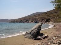 Τήνος: Περίεργοι βράχοι στην παραλία Santa Margarita