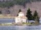Φενεός, Λίμνη Δόξα: Το εκκλησάκι του Αγίου Φανουρίου στο νησάκι μέσα στην τεχνητή λίμνη