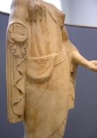 Akr 615.  Άγαλμα Κόρης ((Κοντινό πλάνο)